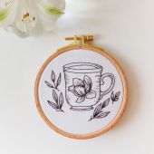 Kit de broderie sur tambour - Tamar Nahir Yanai - Tasse de thé florale